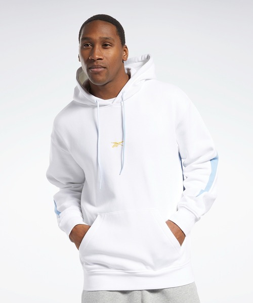 Reebok(リーボック)の「バスケットボール バック ベクター フリース フーディー / Basketball Back Vector Fleece Hoodie(パーカー・メンズ・ホワイト/ブルー/ブラック・MEDIUM/SMALL/LARGE/X-LARGE/XXX-LARGE/XX-LARGE/X-SMALL/J/M/J/O/J/S/J/2XO/J/XS/J/L/J/XO)」の4枚目の写真