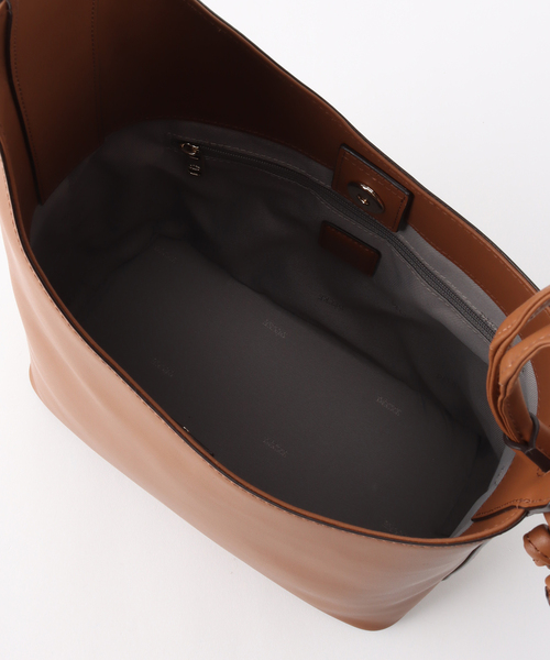 DECKE(デッケ)の「【DECKE/デッケ】BOW BAG(ショルダーバッグ・レディース・キャメル・FREE)」の5枚目の写真