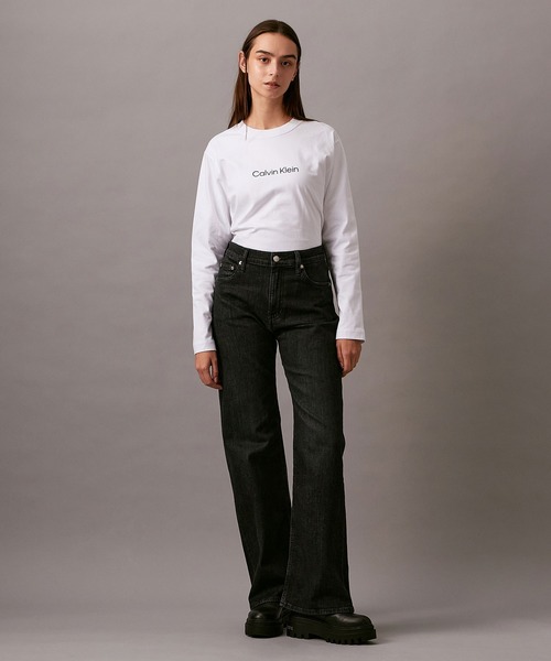 Calvin Klein(カルバン・クライン)の「リラックス スタンダード ロングスリーブ Tシャツ(Tシャツ/カットソー・レディース・ブラック/ホワイト・S/M/L/XS)」の5枚目の写真