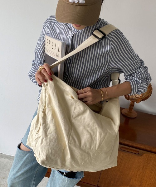 DONOBAN（ドノバン）の「ビックサイズキャンバスショルダーバッグ（ショルダーバッグ・レディース・ホワイト系その他/ブラック/カーキ・ONESIZE/ONE SIZE）」の14枚目の写真