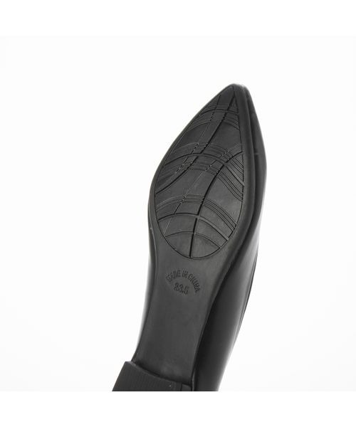 Fin(フィン)の「Vカットフラットシューズ【低反発スポンジ入り】(パンプス・レディース・ブラック/ベージュ/シルバー・22.5cm/23cm/23.5cm/24cm/24.5cm)」の7枚目の写真