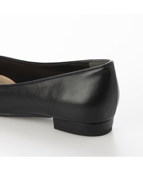 Fin(フィン)の「Vカットフラットシューズ【低反発スポンジ入り】(パンプス・レディース・ブラック/ベージュ/シルバー・22.5cm/23cm/23.5cm/24cm/24.5cm)」の4枚目の写真