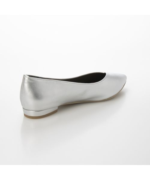 Fin(フィン)の「Vカットフラットシューズ【低反発スポンジ入り】(パンプス・レディース・ブラック/ベージュ/シルバー・22.5cm/23cm/23.5cm/24cm/24.5cm)」の10枚目の写真