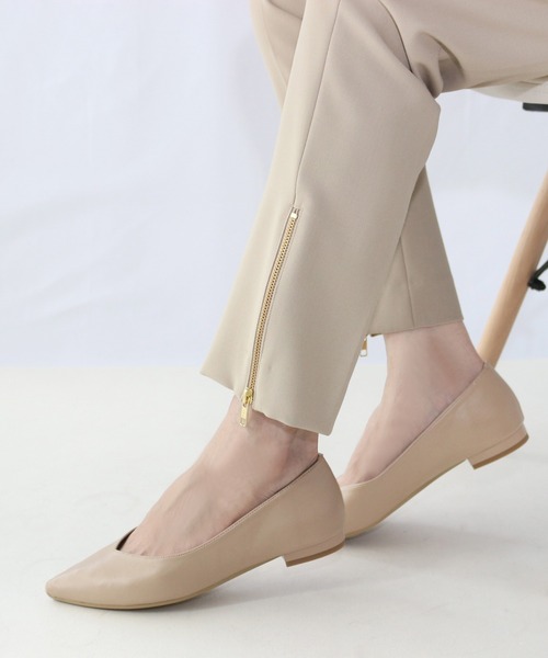 Fin(フィン)の「Vカットフラットシューズ【低反発スポンジ入り】(パンプス・レディース・ブラック/ベージュ/シルバー・22.5cm/23cm/23.5cm/24cm/24.5cm)」の14枚目の写真