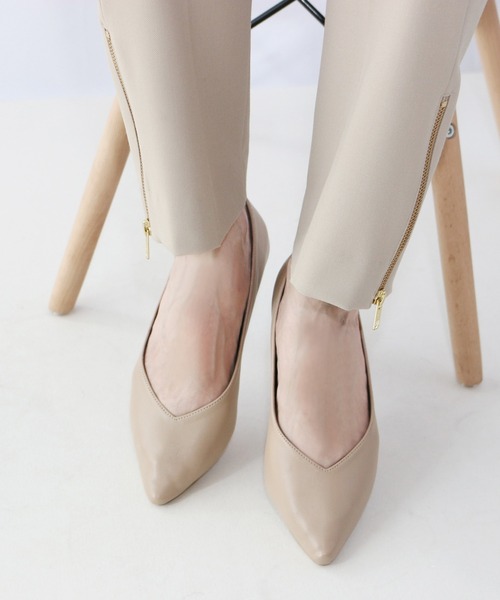 Fin(フィン)の「Vカットフラットシューズ【低反発スポンジ入り】(パンプス・レディース・ブラック/ベージュ/シルバー・22.5cm/23cm/23.5cm/24cm/24.5cm)」の15枚目の写真