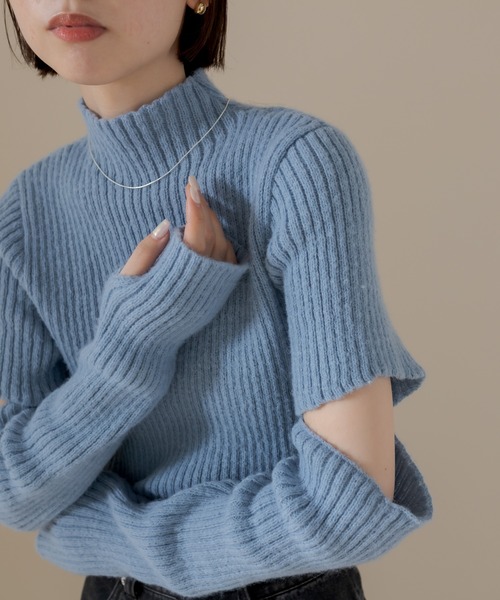 mline（エムライン）の「[mline]アームウォーマーハイネックニット（ニット/セーター・レディース・グレー/オフホワイト/ブルー・FREE）」の10枚目の写真