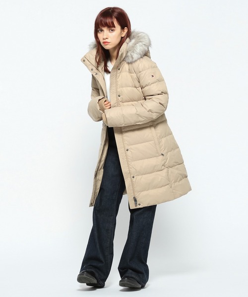 TOMMY HILFIGER（トミーヒルフィガー）の「フーデッドダウンジャケット（ダウンジャケット/コート・レディース・ベージュ/ネイビー/ブラック・LARGE/MEDIUM/X-SMALL/SMALL）」の21枚目の写真