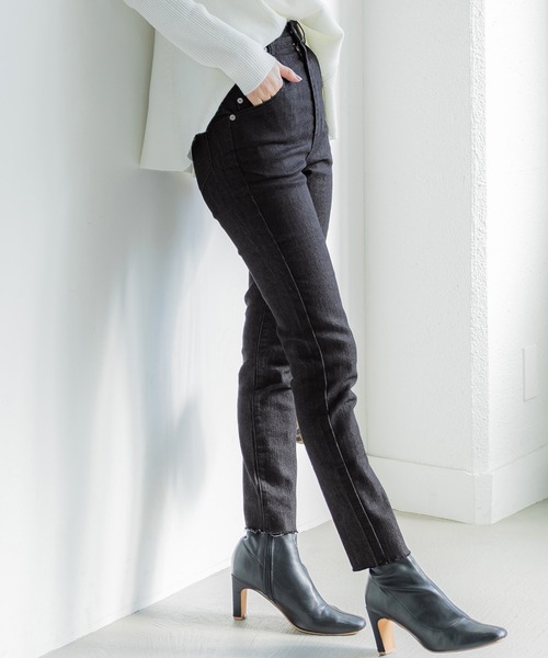 coca（coca）（コカ）の「スーパーストレッチハイウエストカットオフスキニー（デニムパンツ・レディース・ブルー/ブラック・S/M/L）」の2枚目の写真