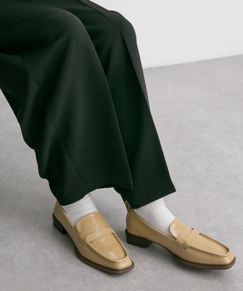 KBF(ケイビーエフ)の「スクエアトゥローファー(ローファー・レディース・ベージュ/ブラック・38/36/37)」の11枚目の写真