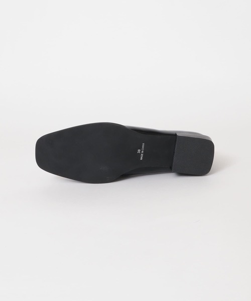 KBF(ケイビーエフ)の「スクエアトゥローファー(ローファー・レディース・ベージュ/ブラック・38/36/37)」の14枚目の写真