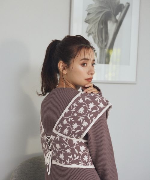mysty woman（ミスティウーマン）の「【WEB限定カラー有】柄ベストＳＥＴニットワンピース 176519（ワンピース・レディース・ブラック/ブラウン/モカ/アイボリー・FREE）」の12枚目の写真