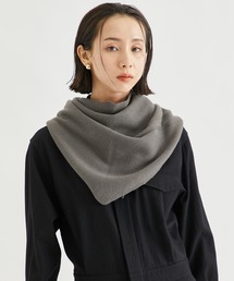 ASAUCE MELERシームレス トライアングルニットストールECRUホワイト ASAUCE MELERシームレス トライアングルニットストールECRU