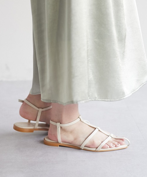 DISCOAT（ディスコート）の「センターストラップフラットシューズ（サンダル・レディース・ブラック/アイボリー/イエロー・MEDIUM/LARGE）」の19枚目の写真