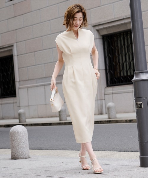 UR'S(ユアーズ)の「リネンライクフレンチスリーブウエストタックワンピース(ワンピース・レディース・ブラック/グリーン系その他/アイボリー/サンドベージュ・S/M/L)」の2枚目の写真