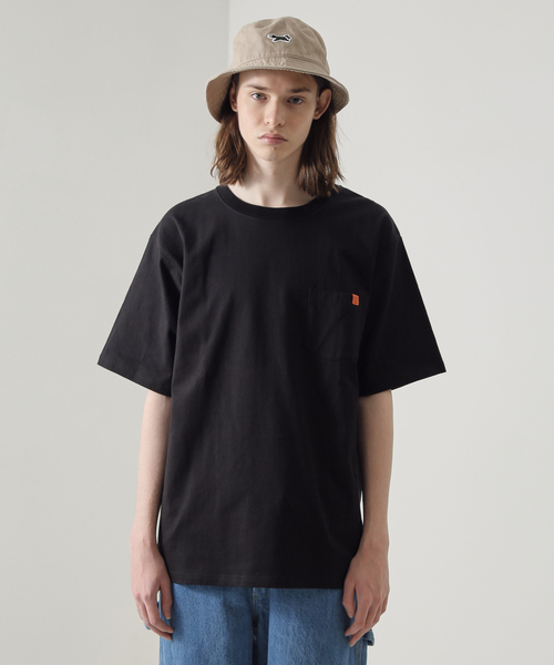 UNIVERSAL OVERALL(ユニバーサルオーバーオール)の「【UNIVERSAL OVERALL/ユニバーサルオーバーオール】 ポケットTシャツ / POCKET TEE / ユニセックス(Tシャツ/カットソー・メンズ・グレー/ホワイト/ネイビー/ブラック・L/XL/M)」の5枚目の写真