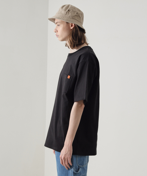 UNIVERSAL OVERALL(ユニバーサルオーバーオール)の「【UNIVERSAL OVERALL/ユニバーサルオーバーオール】 ポケットTシャツ / POCKET TEE / ユニセックス(Tシャツ/カットソー・メンズ・グレー/ホワイト/ネイビー/ブラック・L/XL/M)」の6枚目の写真