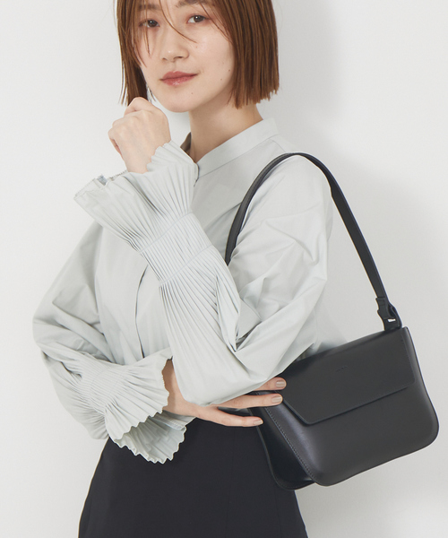 Rouge vif(ルージュヴィフ)の「袖プリーツ台衿ブラウス(シャツ/ブラウス・レディース・ブラック/グリーン/オフホワイト・フリー)」の3枚目の写真