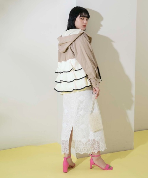 Eimee Law(エイミーロウ)の「レースナロースカート(スカート・レディース・オフホワイト/ブラック/ネイビー・38)」の4枚目の写真