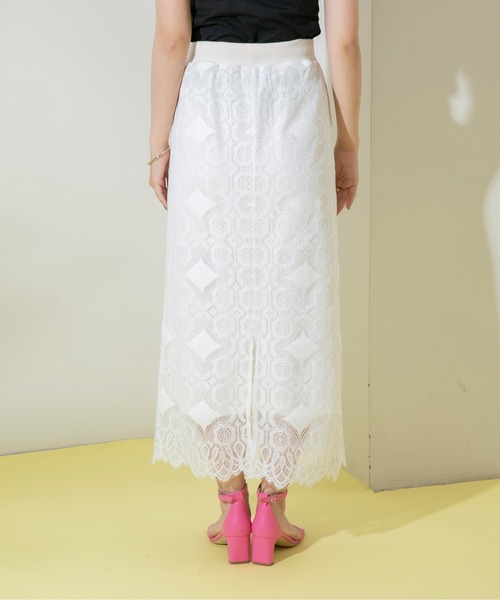 Eimee Law(エイミーロウ)の「レースナロースカート(スカート・レディース・オフホワイト/ブラック/ネイビー・38)」の5枚目の写真