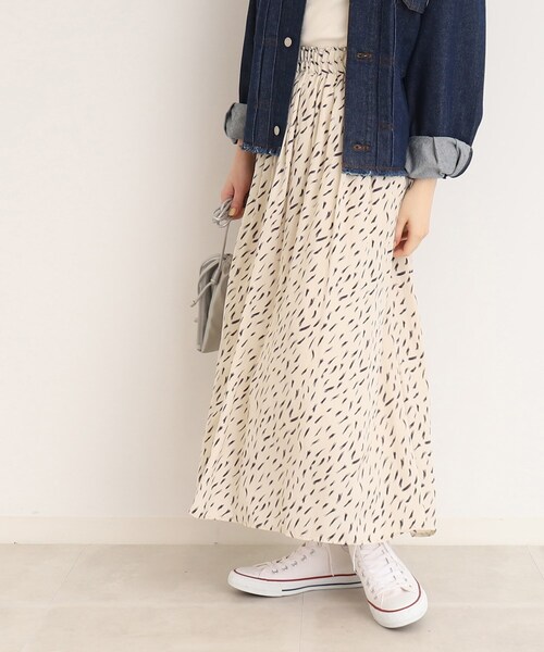 DRESKIP（ドレスキップ）の「◆ボリューム感のあるシルエットが女性らしい！サテン ギャザー スカート（スカート・レディース・ライトブルー/ベージュ系/ネイビー/ライトグレー/ベージュ系その他2/イエロー系その他・02/04/03）」の3枚目の写真