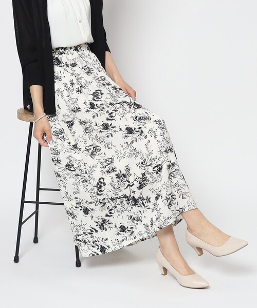 DRESKIP（ドレスキップ）の「◆ボリューム感のあるシルエットが女性らしい！サテン ギャザー スカート（スカート・レディース・ライトブルー/ベージュ系/ネイビー/ライトグレー/ベージュ系その他2/イエロー系その他・02/04/03）」の2枚目の写真