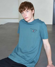TOMMY HILFIGER（トミーヒルフィガー）の「【オンライン限定】スモールロゴTシャツ（Tシャツ/カットソー・メンズ）」