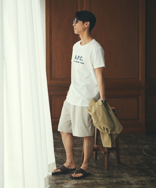 FREAK'S STORE（フリークスストア）の「A.P.C.×FREAK'S STORE/アーペーセー 別注 ビッグシルエット RUE MADAME TEE/ル・マダム 半袖Tシャツ（Tシャツ/カットソー・メンズ・ホワイト/ブラック・MEDIUM/SMALL/LARGE）」の17枚目の写真