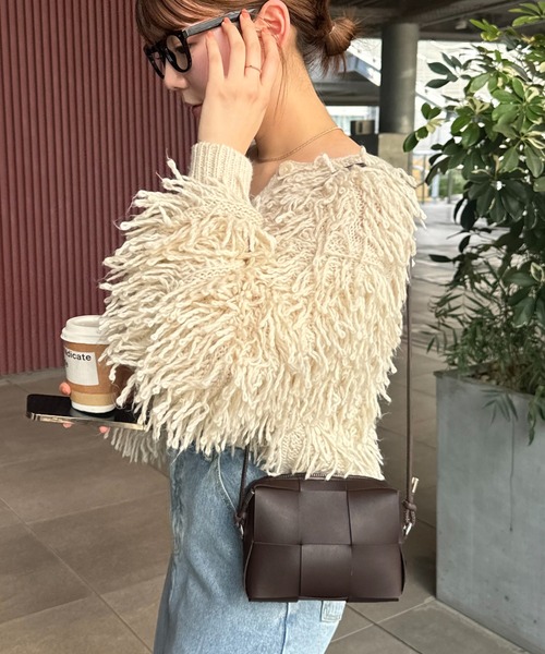 DISCOAT(ディスコート)の「メッシュ編みミニショルダーバッグ(ショルダーバッグ・レディース・ブラック/ブラウン/オレンジ/アイボリー/シルバー/ゴールド/ブラウン系その他/ダークブラウン・FREE)」の3枚目の写真