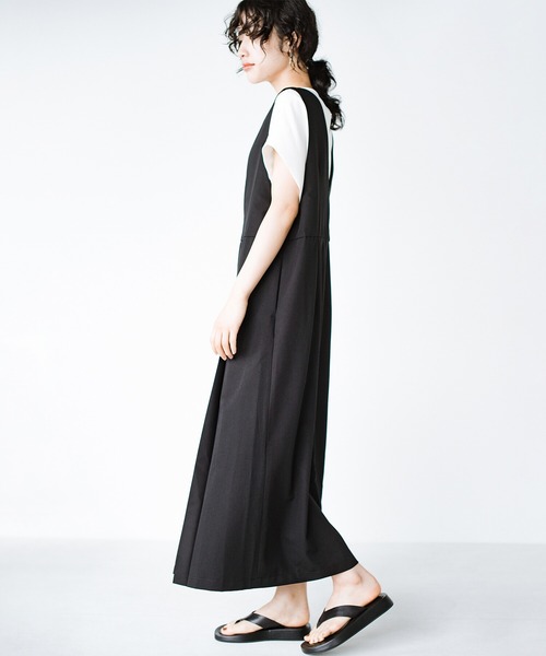haco!（ハコ）の「時間がない朝もきれいは諦めない！すぽんと着るだけでさっと華やぐプリーツジャンパースカート by que made me（ジャンパースカート・レディース・ブラック/グレイッシュベージュ・SMALL/MEDIUM/LARGE/X-LARGE）」の17枚目の写真