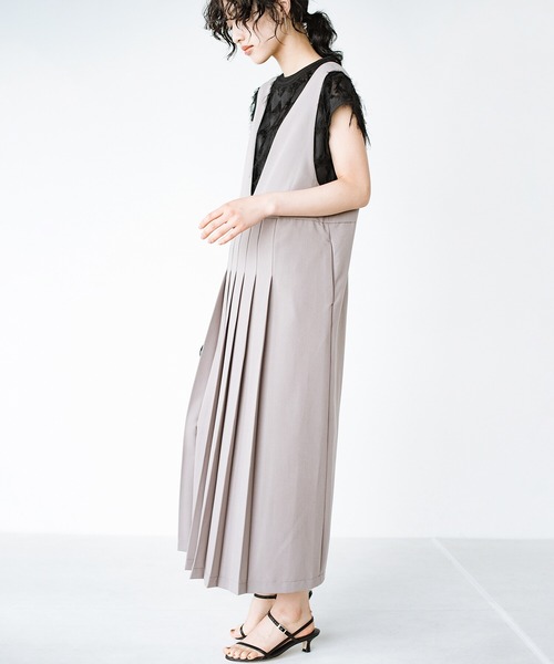 haco!（ハコ）の「時間がない朝もきれいは諦めない！すぽんと着るだけでさっと華やぐプリーツジャンパースカート by que made me（ジャンパースカート・レディース・ブラック/グレイッシュベージュ・SMALL/MEDIUM/LARGE/X-LARGE）」の18枚目の写真