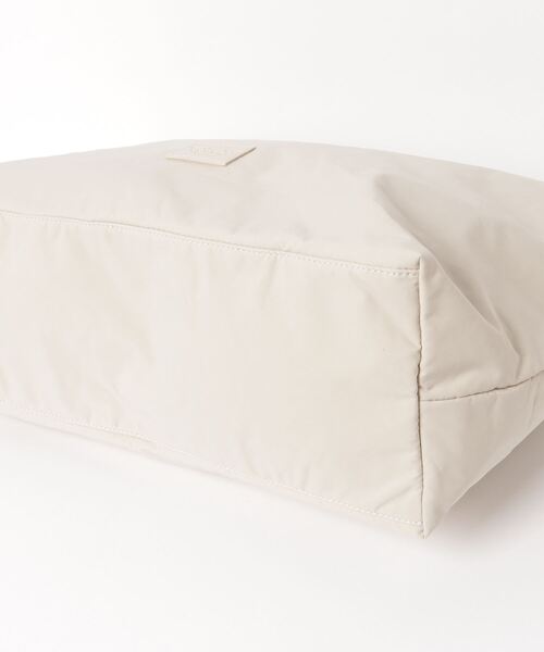 SPRUCE(スプルース)の「EM:SPRUCE 軽量 220g ビッグショルダー 旅行バッグ(ショルダーバッグ・レディース・ホワイト/イエロー/ブラック/ブルー・FREE)」の6枚目の写真