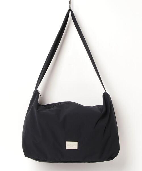 SPRUCE(スプルース)の「EM:SPRUCE 軽量 220g ビッグショルダー 旅行バッグ(ショルダーバッグ・レディース・ホワイト/イエロー/ブラック/ブルー・FREE)」の11枚目の写真