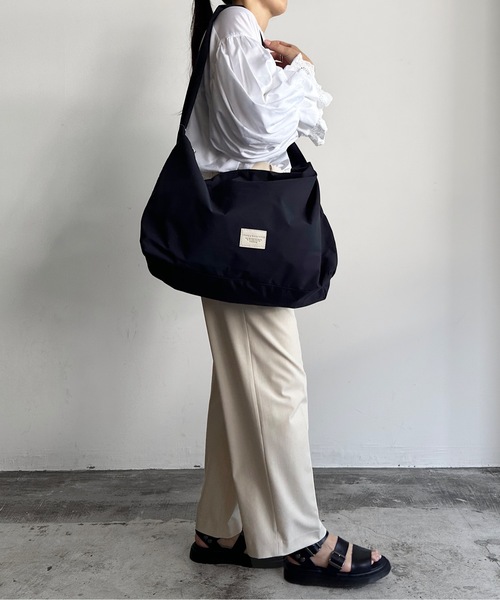 SPRUCE(スプルース)の「EM:SPRUCE 軽量 220g ビッグショルダー 旅行バッグ(ショルダーバッグ・レディース・ホワイト/イエロー/ブラック/ブルー・FREE)」の15枚目の写真