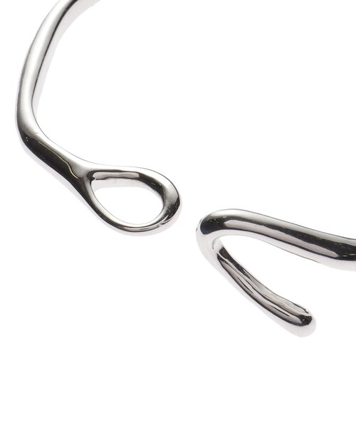 tk.TAKEO KIKUCHI（ティーケータケオキクチ）の「◆フックバングル（ブレスレット・メンズ・シルバー系4/シルバー・02/01）」の6枚目の写真