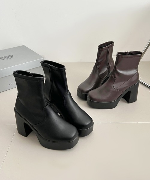 Shoes in Closet(シューズインクローゼット)の「軽量厚底 スクウェアトゥ プラットフォーム ショートブーツ 1847(ブーツ・レディース・ブラック系8/ブラック/アイボリー/ダークブラウン・LL/L/M/S)」の19枚目の写真