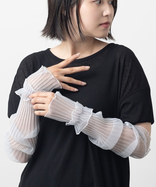 emonique(エモニーク)の「透け感 ロング丈レース 締め付けないアームカバー UVカット UPF50+(アームカバー・レディース・ホワイト/ピンク/ブラック/ベージュ/パープル/イエロー/ブルー・FREE)」の21枚目の写真