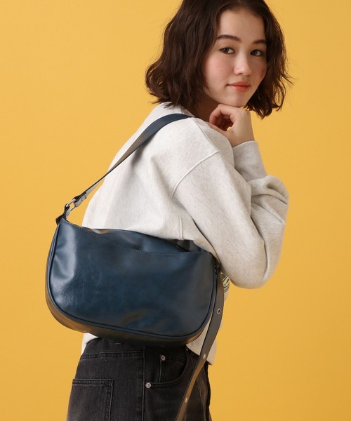 PBLIM（ページボーイリム）の「PBLIM/アウトポケットショルダー（ショルダーバッグ・レディース・ブラック/ブラウン/ブルー系その他/イエロー系その他/クリーム/シルバー・FREE）」の4枚目の写真