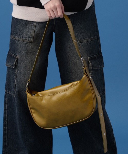 PBLIM（ページボーイリム）の「PBLIM/アウトポケットショルダー（ショルダーバッグ・レディース・ブラック/ブラウン/ブルー系その他/イエロー系その他/クリーム/シルバー・FREE）」の5枚目の写真