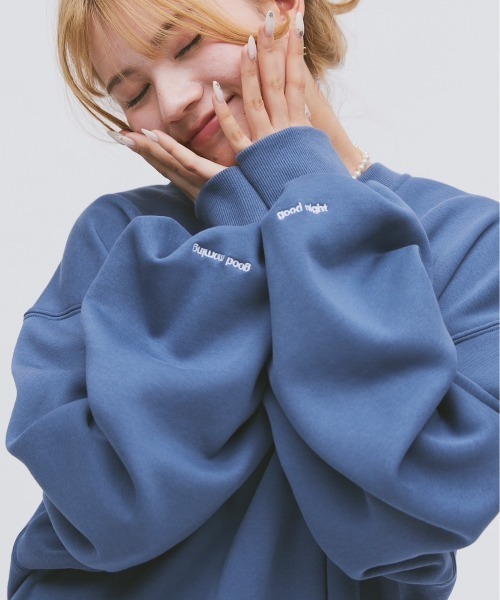 17HR(セブンティーンアワーズ)の「袖刺繍ルーズスウェット(スウェット・レディース・ホワイト/ブラック/ブルー・FREE)」の3枚目の写真