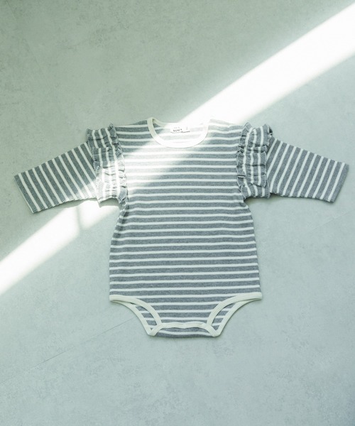 pairmanon（ペアマノン）の「【かぞくおそろい】 【ベビー】袖 フリル ワッフル 長袖 ロンパース（ロンパース・キッズ・ブラック系その他/グレー系その他/ベージュ系その他/ダークブルー/ブルー系その他/パープル系その他/ブラック/ピンク/グリーン系その他2/ブルー系その他4/パープル系その他2/ピンク系その他3/グレイッシュベージュ・70/80）」の4枚目の写真