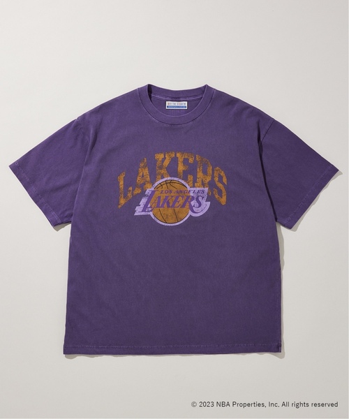 NBA（エヌビーエー）の「追加 Off The Court by NBA / オフ・ザ・コート バイ NBA 別注 プリントTシャツ（Tシャツ/カットソー・メンズ・ホワイト系その他/パープル/ブラック/ブラック系その他/ネイビー/チャコールグレー/オレンジ/ホワイト/アイボリー・MEDIUM/SMALL/LARGE/X-LARGE）」の8枚目の写真