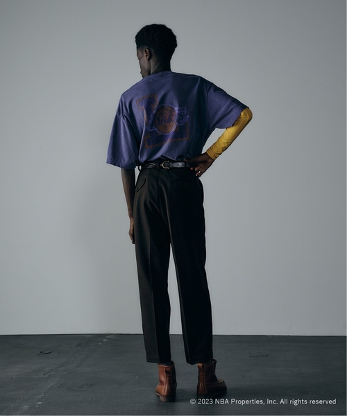 NBA（エヌビーエー）の「追加 Off The Court by NBA / オフ・ザ・コート バイ NBA 別注 プリントTシャツ（Tシャツ/カットソー・メンズ・ホワイト系その他/パープル/ブラック/ブラック系その他/ネイビー/チャコールグレー/オレンジ/ホワイト/アイボリー・MEDIUM/SMALL/LARGE/X-LARGE）」の19枚目の写真