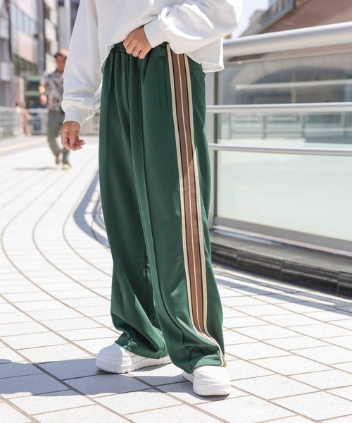 BAYFLOW(ベイフロー)の「【YOU are YOU】【スタッフ企画】ラインパンツ(その他パンツ・レディース・グリーン/ベージュ/ブラック・SMALL/MEDIUM)」の3枚目の写真