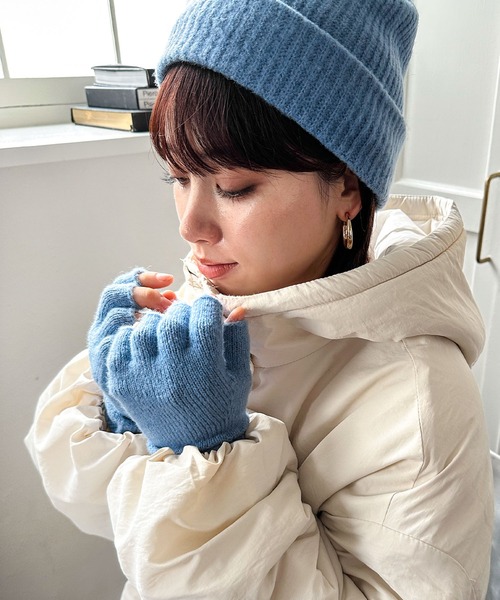 andme（アンドミー）の「リブニット指開きアームウォーマー（アームカバー・レディース・ライトブルー/グリーン系/オレンジ/ブラウン/ブラック/オフホワイト・FREE）」の12枚目の写真