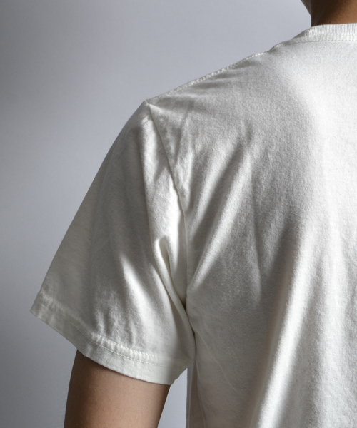 AMERICAN RAG CIE(アメリカンラグシー)の「AMERICANRAGCIE プリントTシャツ【HAVE A GREAT DAY】(Tシャツ/カットソー・メンズ・ホワイト/ブラック/チャコールグレー・2/1/3)」の4枚目の写真