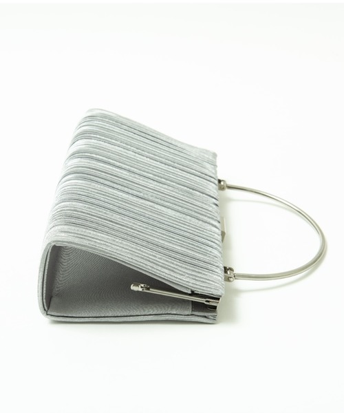 Cupid Heart（キューピッドハート）の「【Cupid Heart】結婚式用！金具ハンドルサテンプリーツバッグ（クラッチバッグ・レディース・ブラック/シルバー/ベージュ・MEDIUM）」の10枚目の写真