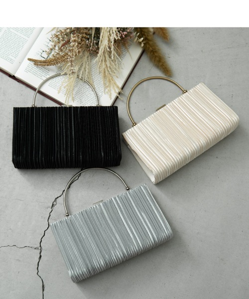 Cupid Heart（キューピッドハート）の「【Cupid Heart】結婚式用！金具ハンドルサテンプリーツバッグ（クラッチバッグ・レディース・ブラック/シルバー/ベージュ・MEDIUM）」の12枚目の写真