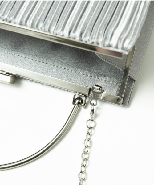 Cupid Heart（キューピッドハート）の「【Cupid Heart】結婚式用！金具ハンドルサテンプリーツバッグ（クラッチバッグ・レディース・ブラック/シルバー/ベージュ・MEDIUM）」の16枚目の写真