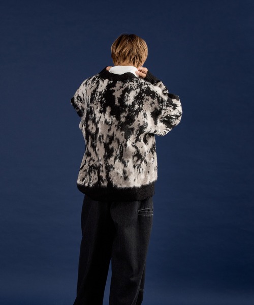 Adoon plain(アドーンプレーン)の「マーブルパターンジャガードカーディガン(カーディガン/ボレロ・メンズ・ブラック/アイボリー/ダークグリーン・LARGE/MEDIUM)」の7枚目の写真