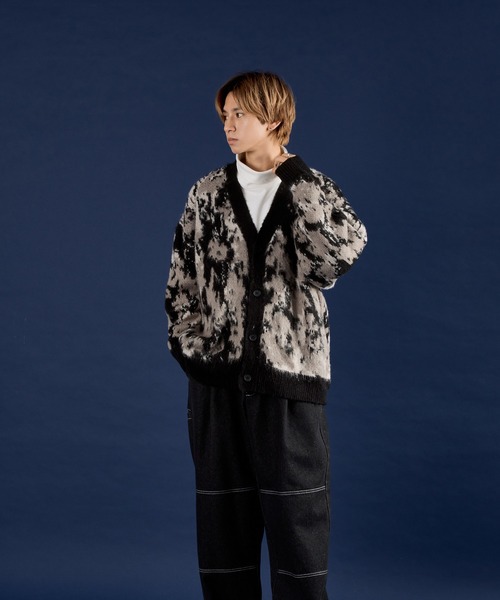 Adoon plain(アドーンプレーン)の「マーブルパターンジャガードカーディガン(カーディガン/ボレロ・メンズ・ブラック/アイボリー/ダークグリーン・LARGE/MEDIUM)」の4枚目の写真